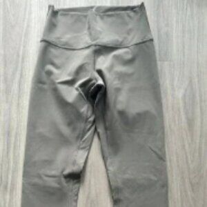 Lululemon Wunder Under High Rise Leggings 31” size 6